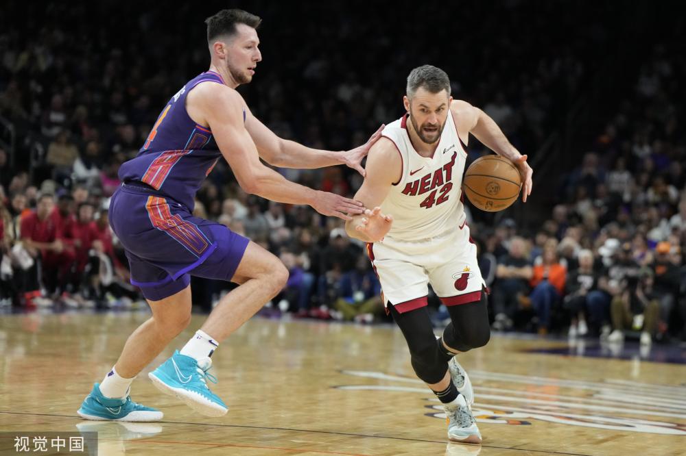 跳的运动员 跳的运动员